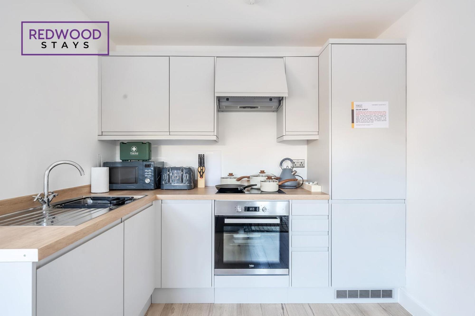 Modern Serviced Apartments For Contractors & Families With Free Parking, Wifi & Netflix By Redwood Stays Basingstoke Zewnętrze zdjęcie