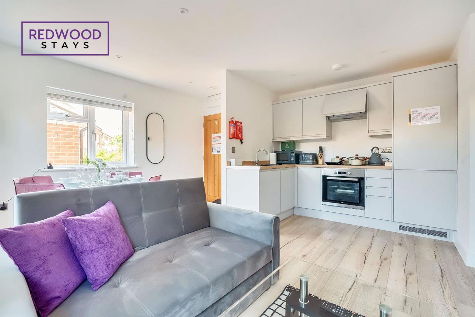 Modern Serviced Apartments For Contractors & Families With Free Parking, Wifi & Netflix By Redwood Stays Basingstoke Zewnętrze zdjęcie