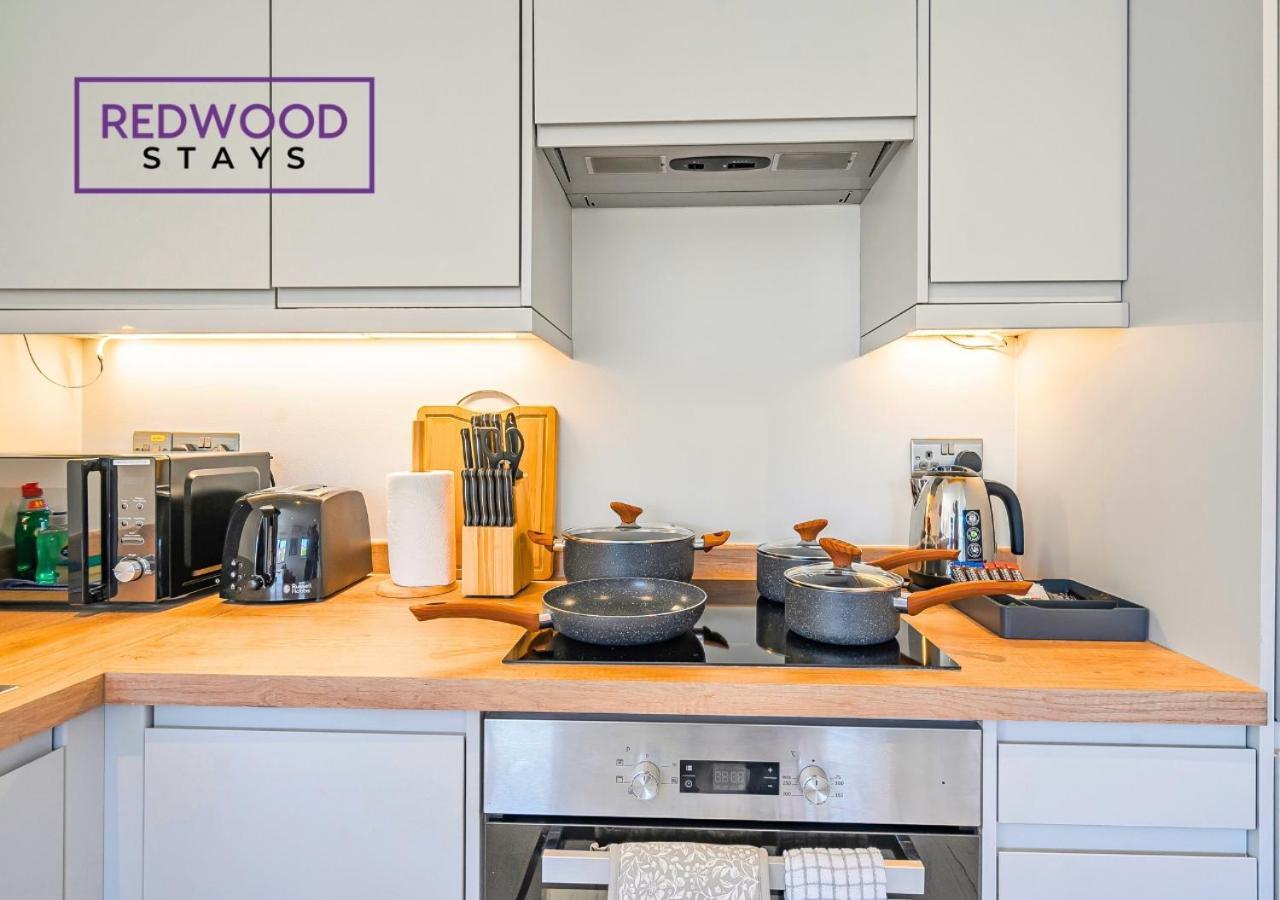 Modern Serviced Apartments For Contractors & Families With Free Parking, Wifi & Netflix By Redwood Stays Basingstoke Zewnętrze zdjęcie
